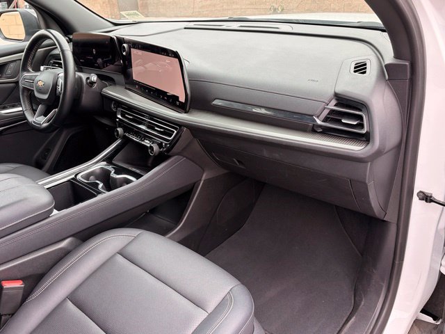 Used 2025 Chevrolet Traverse LT FWD image 15