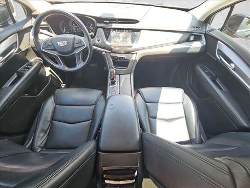 Used 2018 Cadillac XT5 Premium Luxury w/ Driver Assist Package AWD/4WD image 15