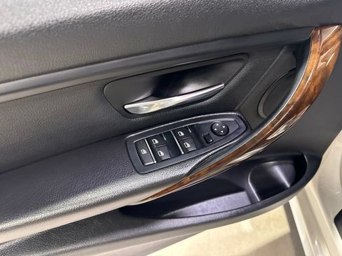 Used 2016 BMW 320i xDrive Sedan AWD/4WD image 28