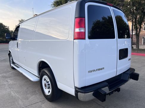 Used 2019 GMC Savana 2500 w/ Driver Convenience Package image 5