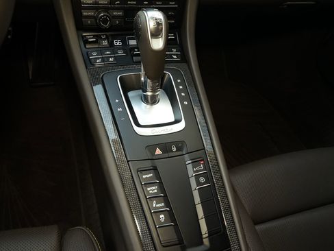 Used 2014 Porsche 911 Turbo S image 17