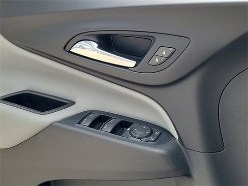 Used 2019 Chevrolet Equinox LS w/ LS Convenience Package image 16