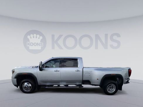 Used 2023 GMC Sierra 3500 Denali image 2