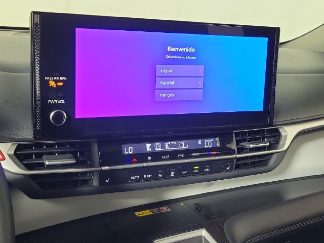 Used 2026 Toyota Sienna XLE FWD image 29