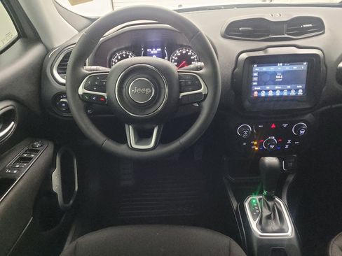 Used 2018 Jeep Renegade Latitude w/ Popular Equipment Group FWD image 22