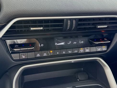 Used 2024 MAZDA CX-90 Plug-In Hybrid w/ Premium Pkg AWD/4WD image 18