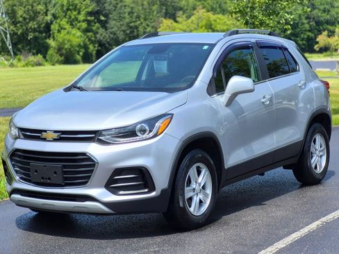 Used 2017 Chevrolet Trax LT AWD/4WD image 1
