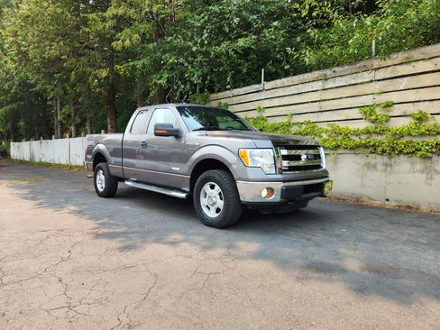 Used 2013 Ford F150 XLT w/ Mid Equipment Group AWD/4WD image 15