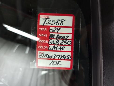 Used 2024 Mercedes-Benz GLB 250 4MATIC image 39