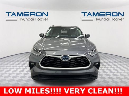 Used 2021 Toyota Highlander XLE image 8