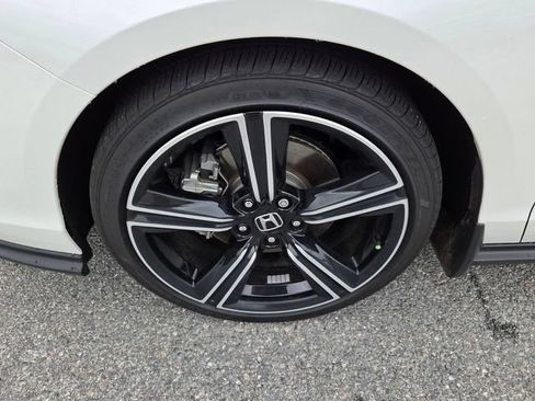 Used 2025 Honda Accord Sport image 16