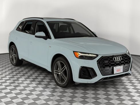 Used 2023 Audi Q5 e Prestige AWD/4WD image 7