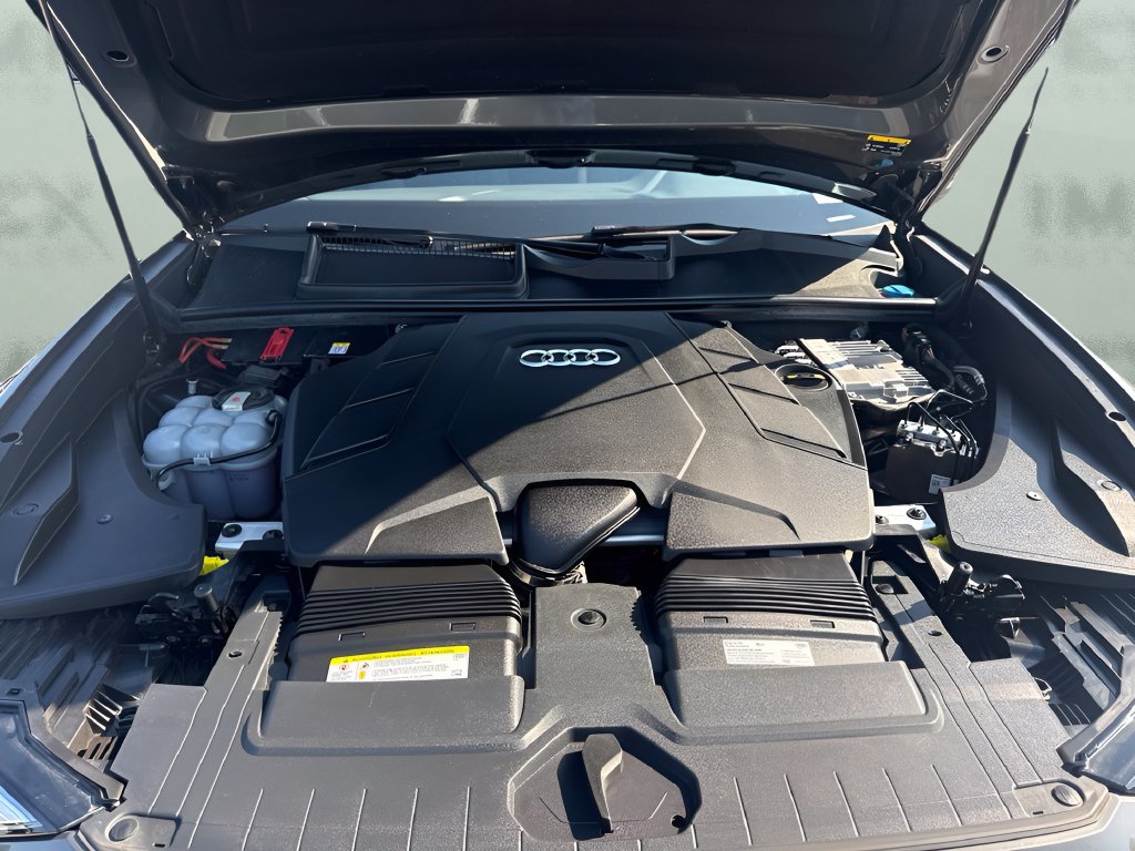 Used 2019 Audi Q8 Premium w/ Convenience Package AWD/4WD image 31