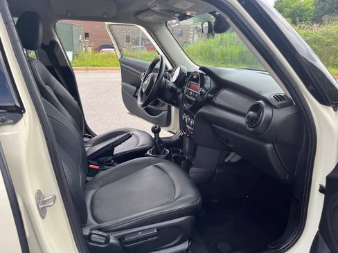 Used 2016 MINI Cooper 4-Door Hardtop FWD image 14