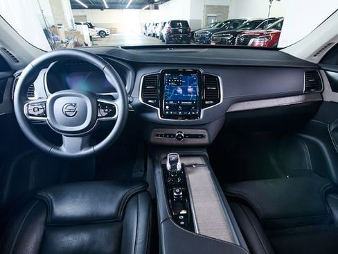 Used 2023 Volvo XC90 T8 Ultimate image 6