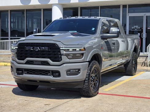 Used 2026 RAM 2500 Limited AWD/4WD image 2