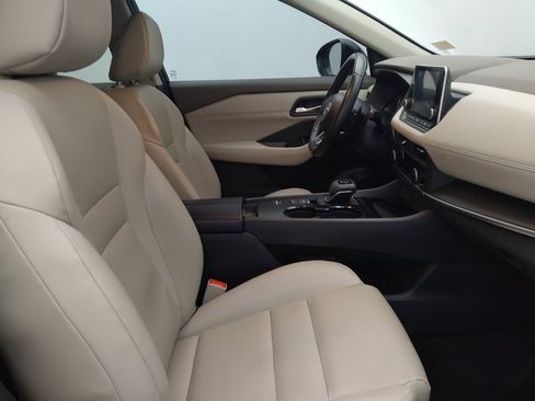 Used 2024 Nissan Rogue SV w/ SV Premium Package FWD image 21