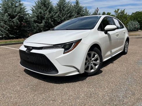 Used 2021 Toyota Corolla LE FWD image 45