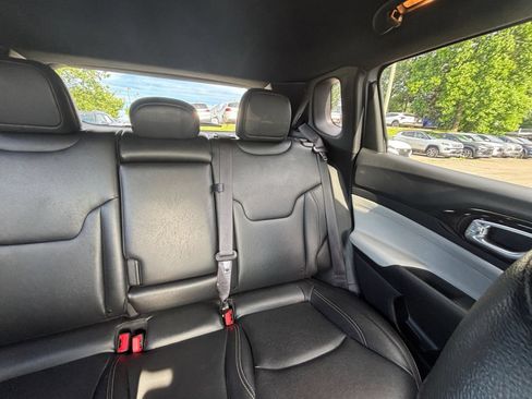 Used 2025 Jeep Compass Limited AWD/4WD image 32
