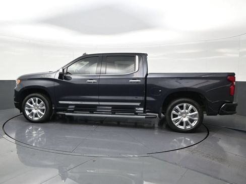 Used 2024 Chevrolet Silverado 1500 High Country w/ High Country Premium Package AWD/4WD image 2