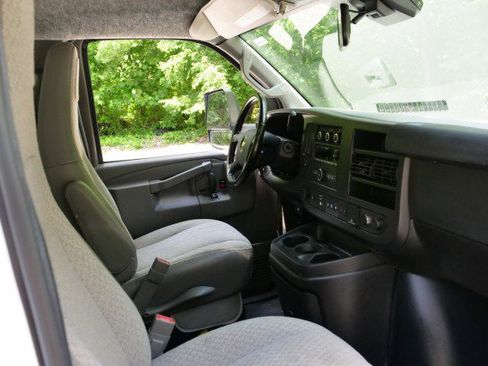 Used 2021 Chevrolet Express 4500 Extended w/ Power Convenience Package RWD image 31
