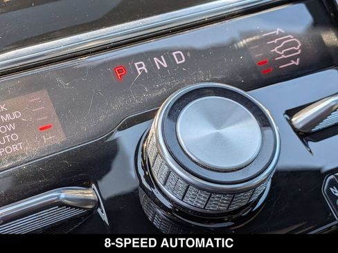 Used 2023 Jeep Grand Cherokee Overland w/ Luxury Tech Group IV AWD/4WD image 9