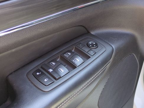 Used 2021 Jeep Grand Cherokee Limited w/ Quick Order Package 28K 80th AWD/4WD image 15