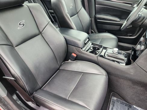 Used 2023 Chrysler 300 S w/ Comfort Group RWD image 14
