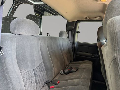 Used 2005 Chevrolet Silverado 2500 LS RWD image 22
