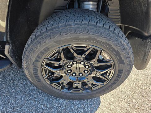 Used 2024 GMC Hummer EV 2X w/ LPO, Illumination Package image 29