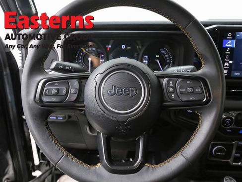 Used 2024 Jeep Wrangler Unlimited AWD/4WD image 10