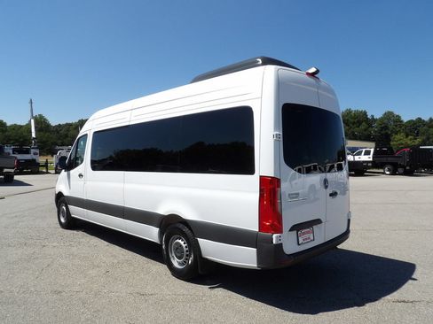 Used 2025 Mercedes-Benz Sprinter 2500 image 4