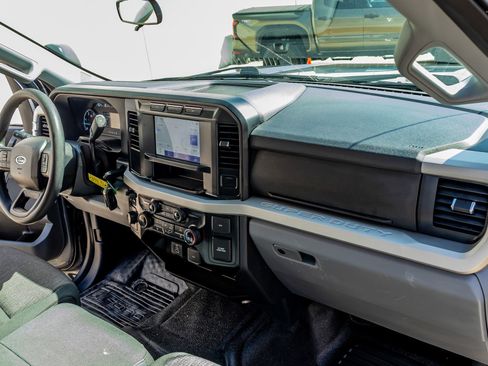 Used 2024 Ford F350 XLT image 18