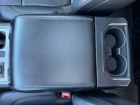 Used 2020 Ford Expedition XLT w/ Equipment Group 202A AWD/4WD image 33