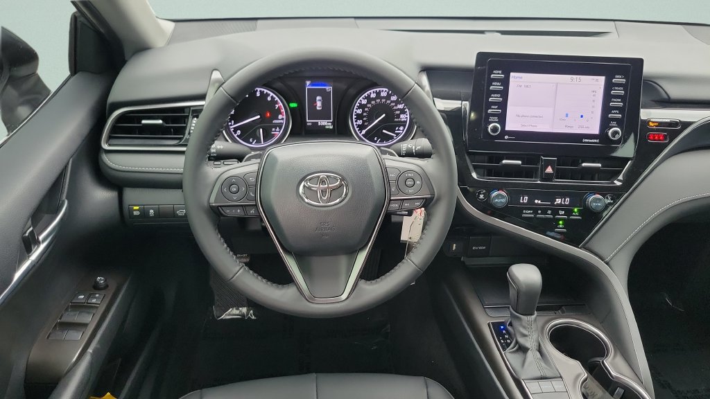 Used 2024 Toyota Camry SE FWD image 12