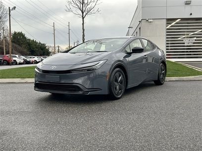 Used 2023 Toyota Prius LE