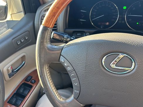 Used 2005 Lexus LX 470 4WD image 18