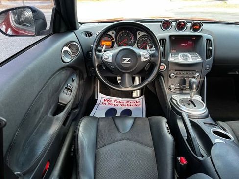 Used 2015 Nissan 370Z Touring image 21