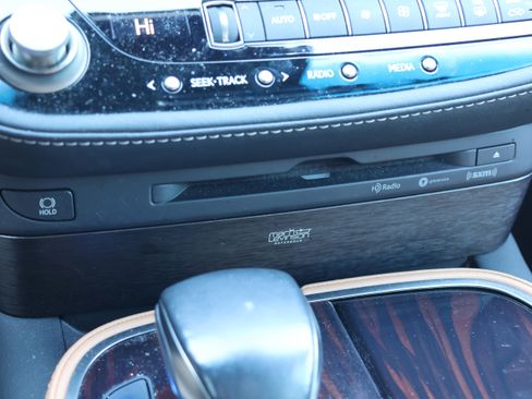 Certified 2021 Lexus LS 500 AWD image 26