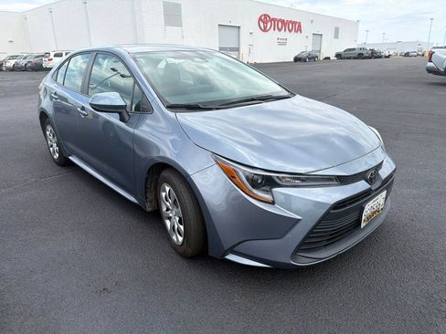 Used 2024 Toyota Corolla LE FWD image 2