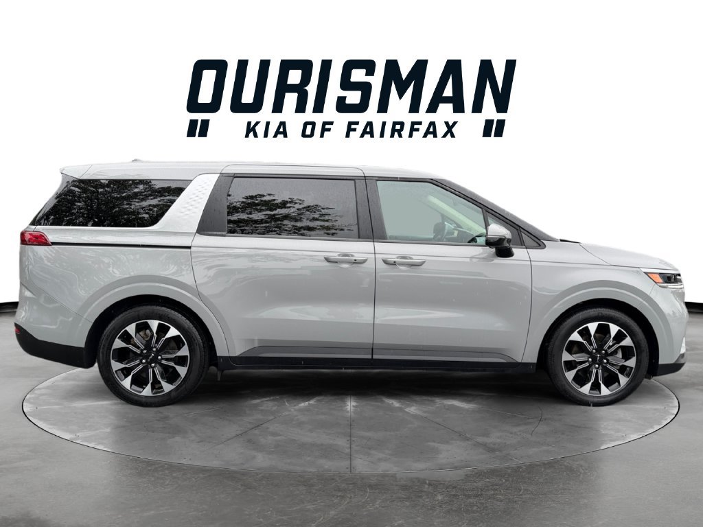 Used 2024 Kia Carnival EX FWD image 6