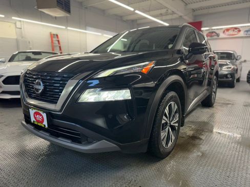 Used 2023 Nissan Rogue SV w/ SV Premium Package image 2