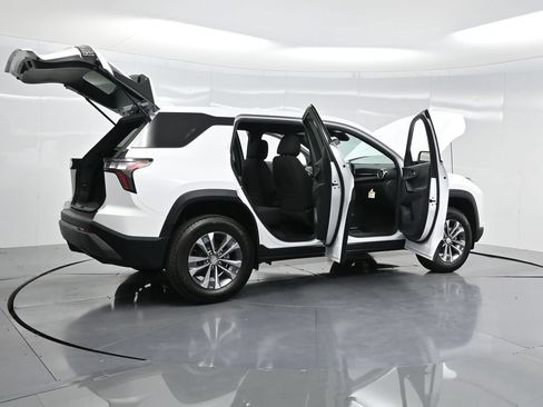 New 2026 Chevrolet Equinox LT AWD/4WD image 4