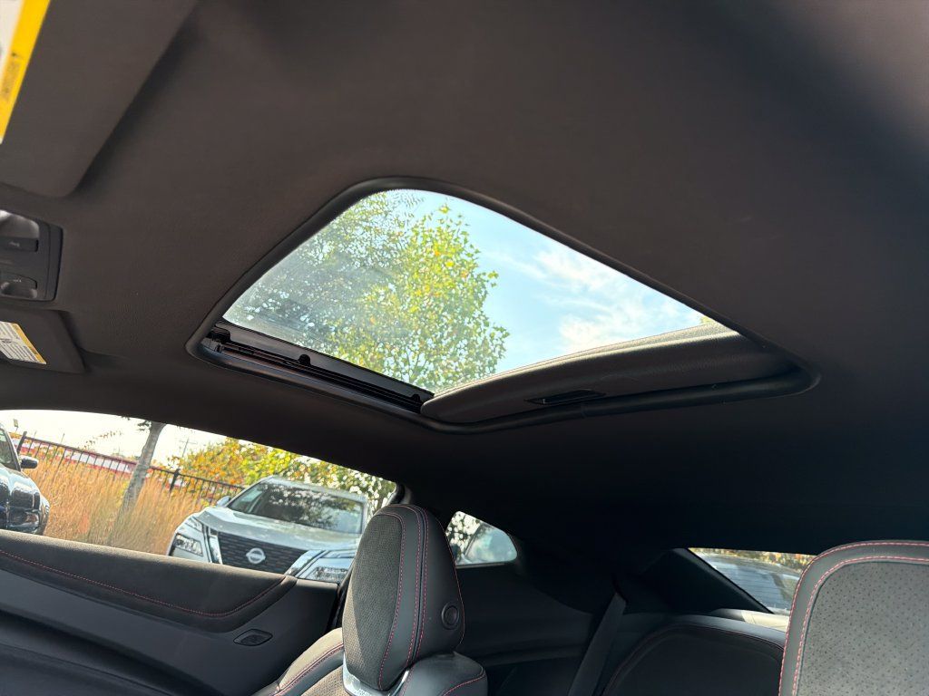 Used 2022 Chevrolet Camaro ZL1 RWD image 30