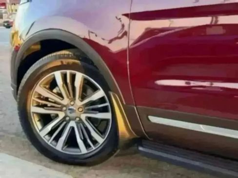 Used 2019 Ford Explorer Platinum AWD/4WD image 9