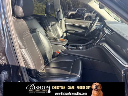 Used 2023 Jeep Grand Cherokee L Limited AWD/4WD image 19