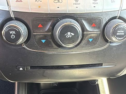 Used 2017 Dodge Journey SXT w/ Comfort/Convenience Group image 34