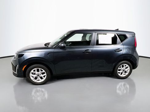 Used 2024 Kia Soul LX w/ Option Group 015 FWD image 9
