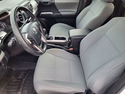 Used 2016 Toyota Tacoma SR5 w/ SR5 Appearance Package (DN) image 13