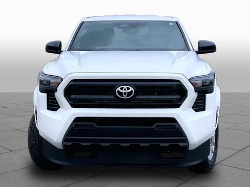 Used 2025 Toyota Tacoma SR AWD/4WD image 4